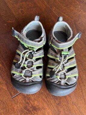 KEEN Newport H2 Toddler 11 - Gray/Lime - Gender Neutral Washable
